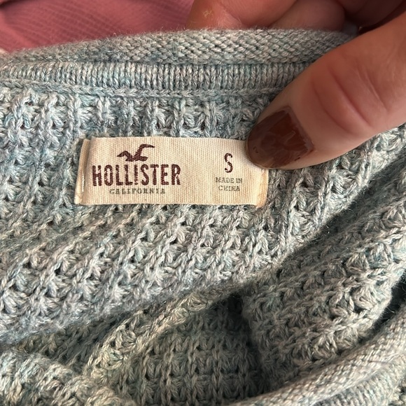 Hollister Sweater Size Small - Picture 8 of 9